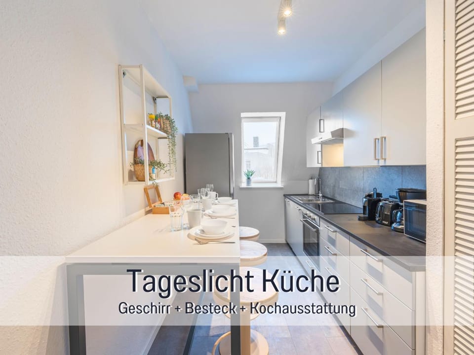 Kitchen or kitchenette, Dining area, dishwasher, microwave, kitchen