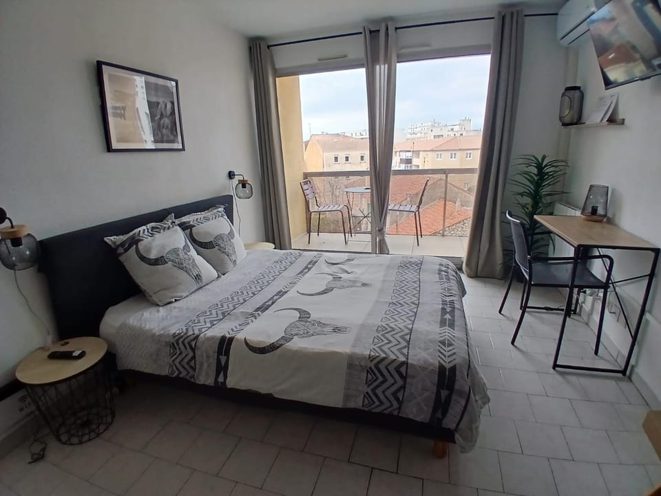 Studio clim parking dhuoda Apartment in Nimes