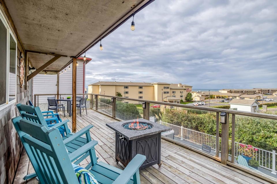 Chinook Overlook House in Devils Lake
