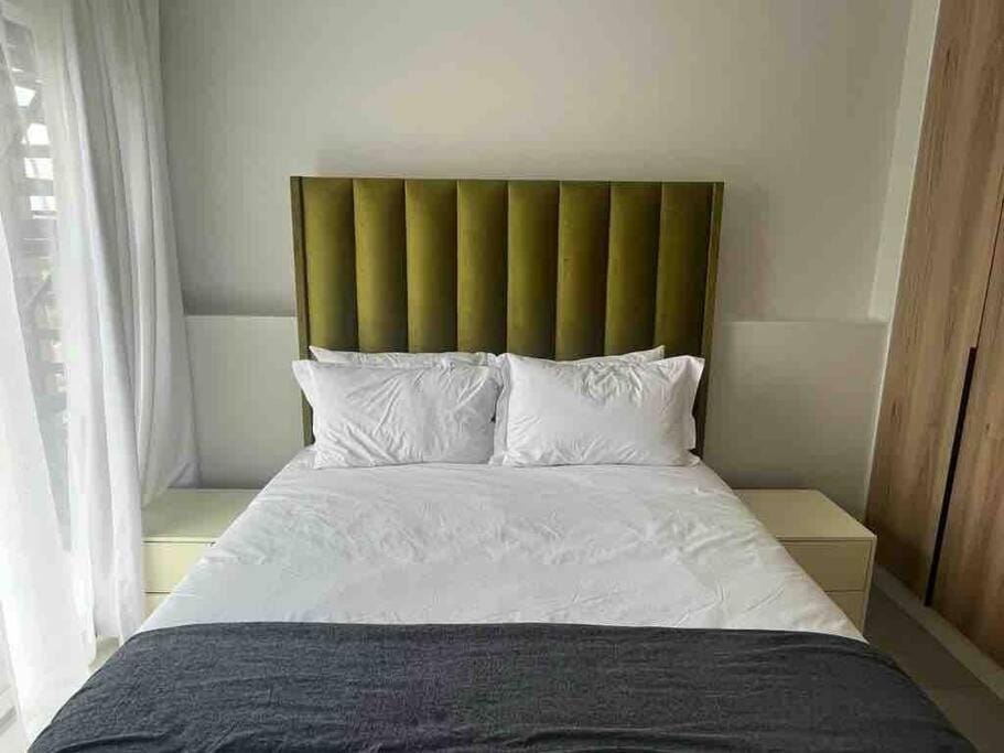 Executive Penthouse in Midrand, Waterfall City - Fast WiFI and Secure Parking - 3 Elizabeth Place Apartment in Sandton