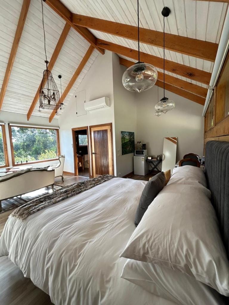 Rainy Hill Retreat - The Loft Nature lodge in Gembrook