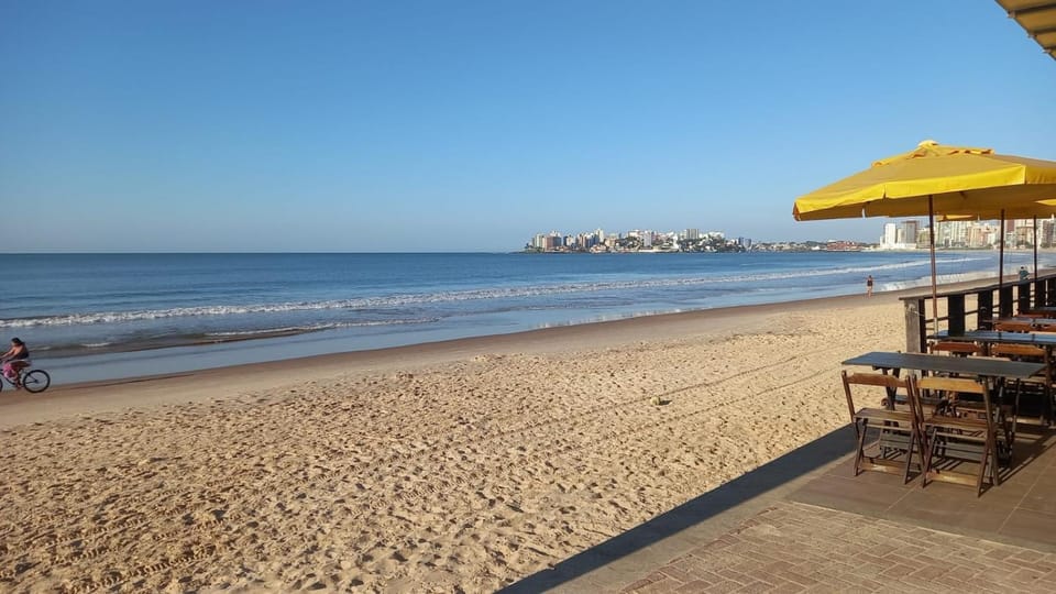 Excelente 3 quartos com suite, Wi-Fi, na Beira Mar em localização privilegiada Apartment in Guarapari