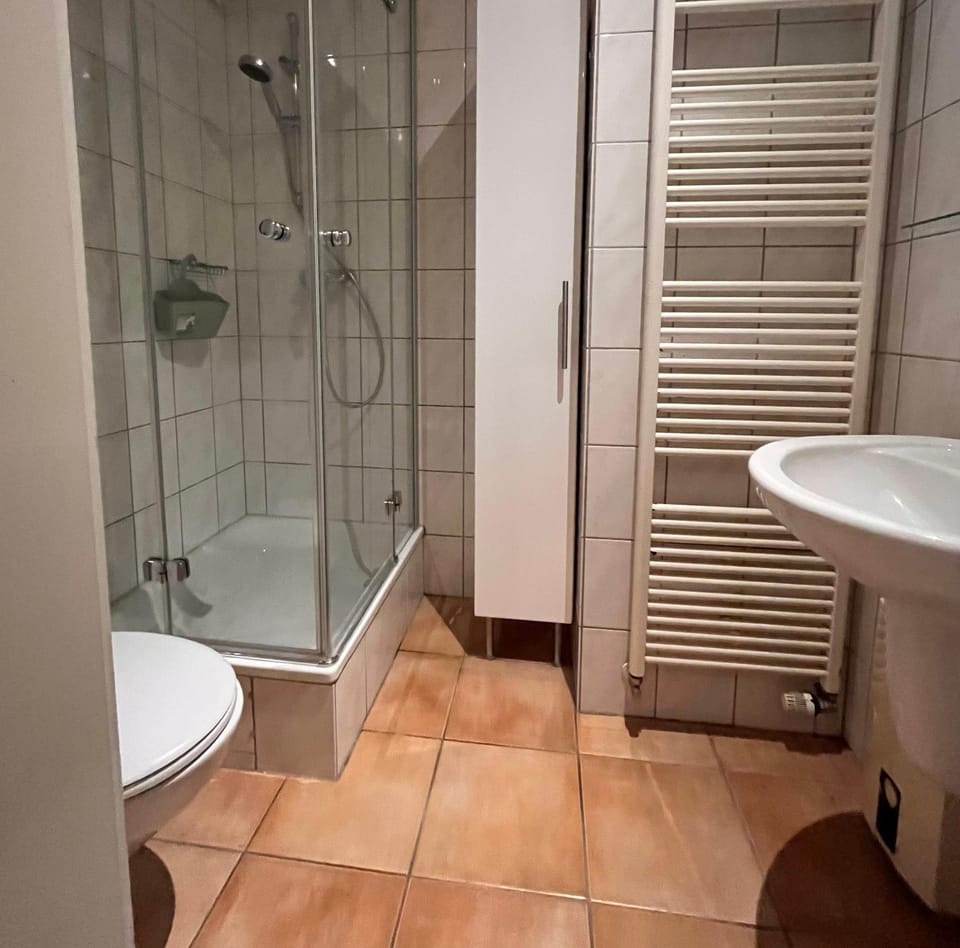 Shower, Toilet, Bathroom