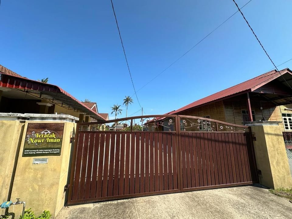 Property building, Day