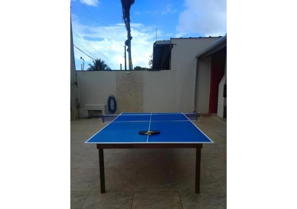 Shower, Table tennis, Entertainment