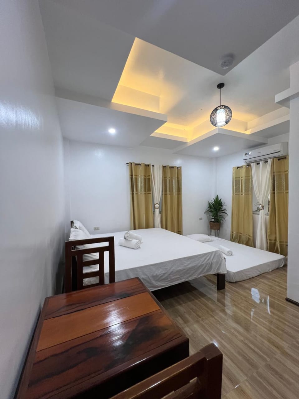 Bed, Photo of the whole room, Bedroom, air conditioner