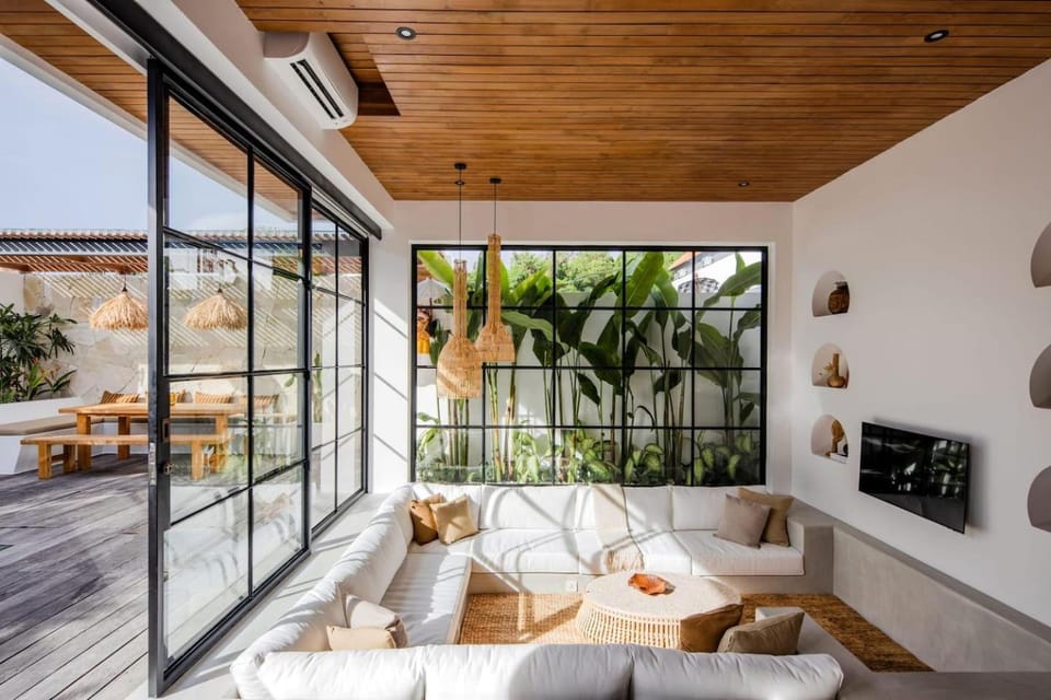 TV and multimedia, View (from property/room), Living room, Seating area