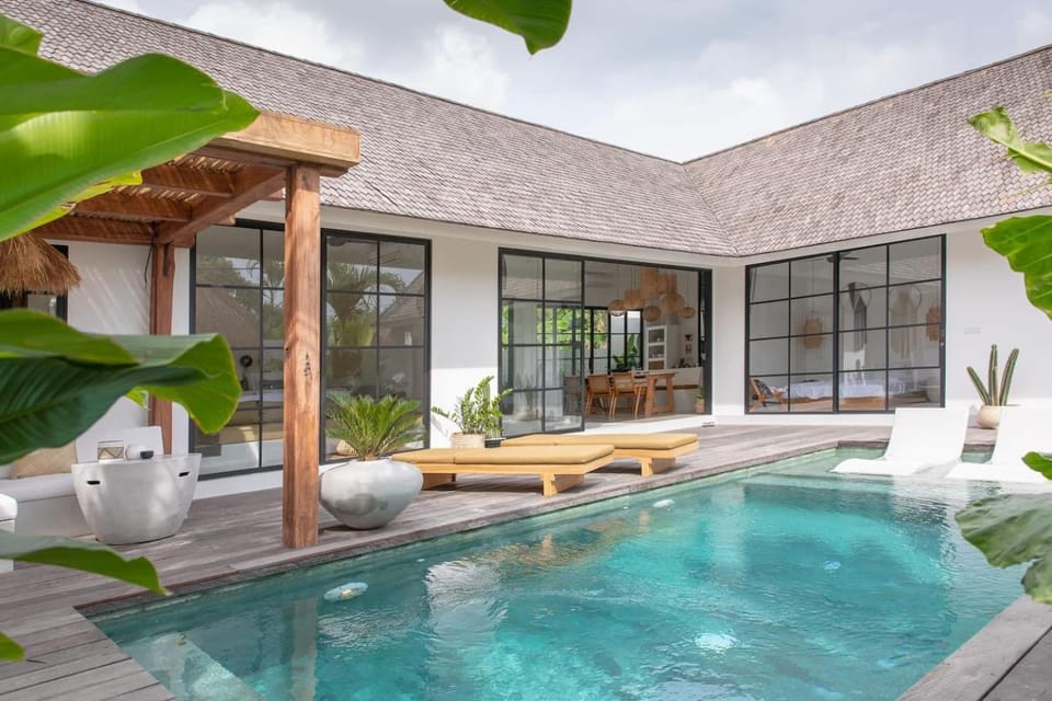 Property building, Pool view, Swimming pool, sunbed