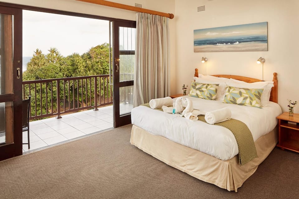 Bed, Balcony/Terrace, Photo of the whole room, Decorative detail, Bedroom, Sea view