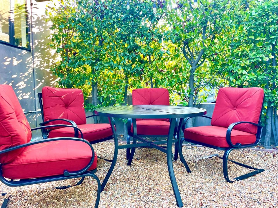 2 BR 2 BA - Eco House and Garden Vacation Retreat and Remote Workspace for Families, Couples and Solo Travelers in Coveted Culver House in Culver City