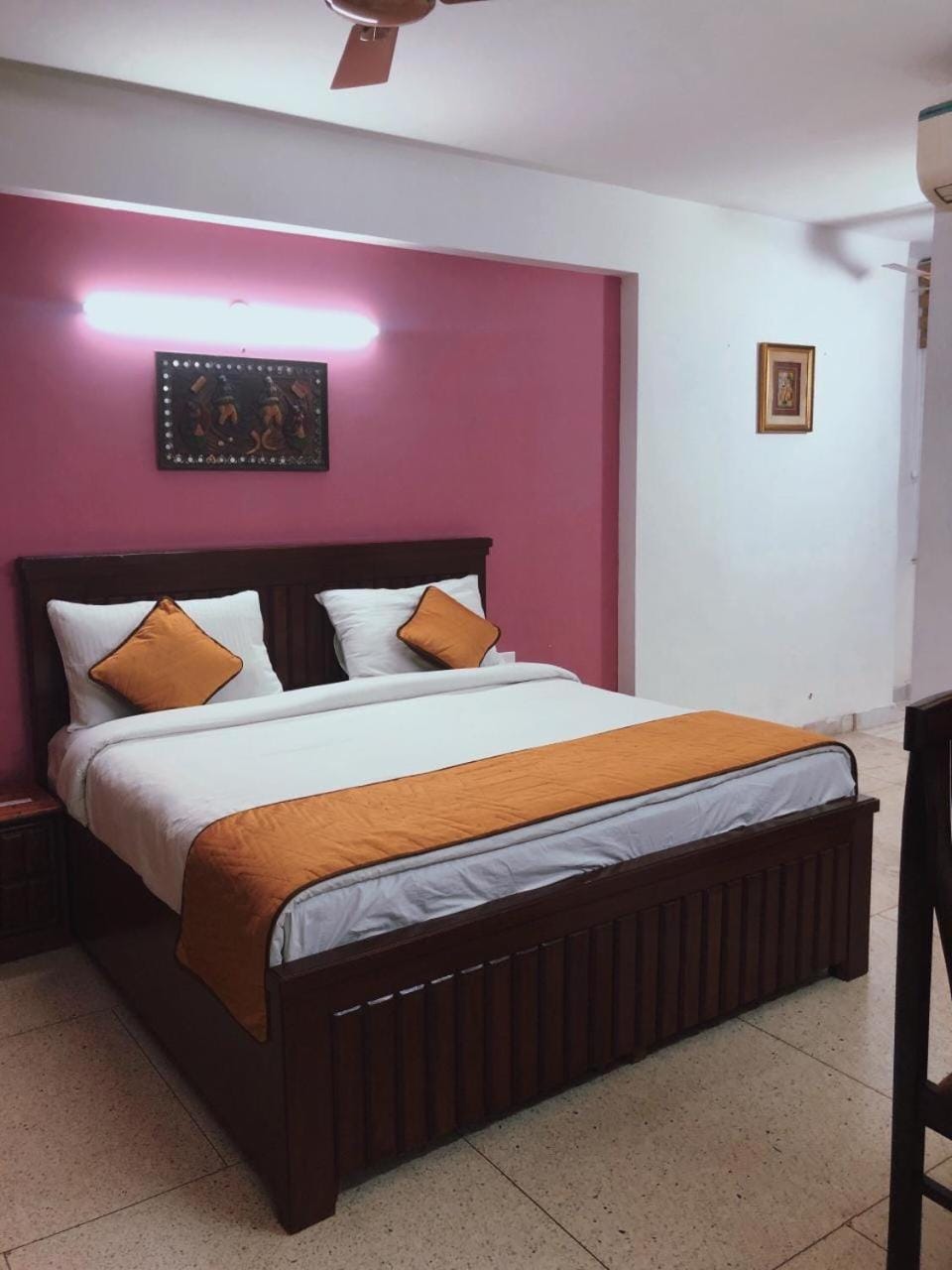 Awasthi Kozi Stays B&B - closest to VFS Vacation rental in New Delhi