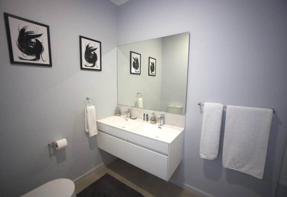 Luxury 2BR/2BA in The Monroe, SA Apartment in Johannesburg