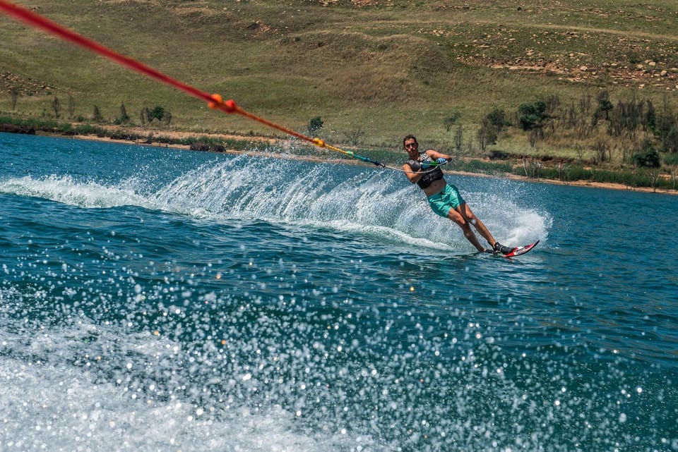 Skiing, Area and facilities