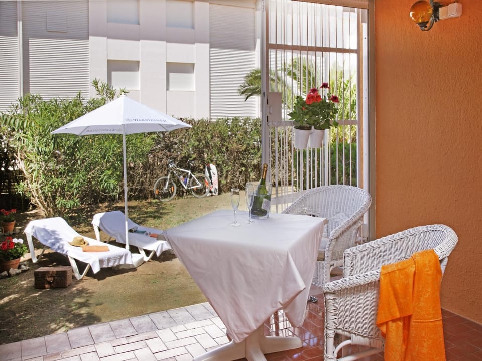Garden, Balcony/Terrace