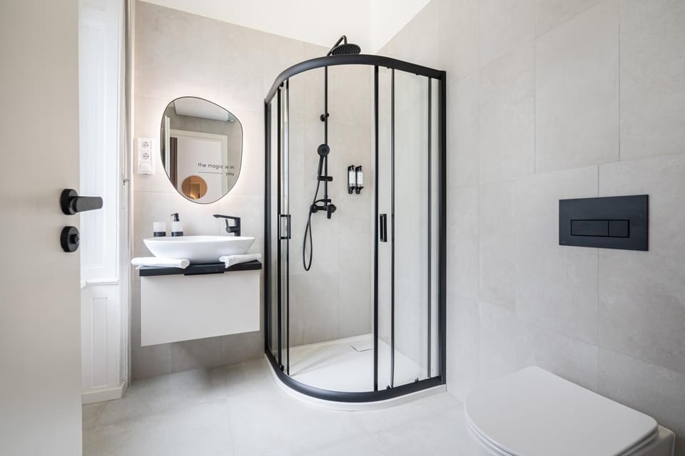 Shower, Bathroom, towels