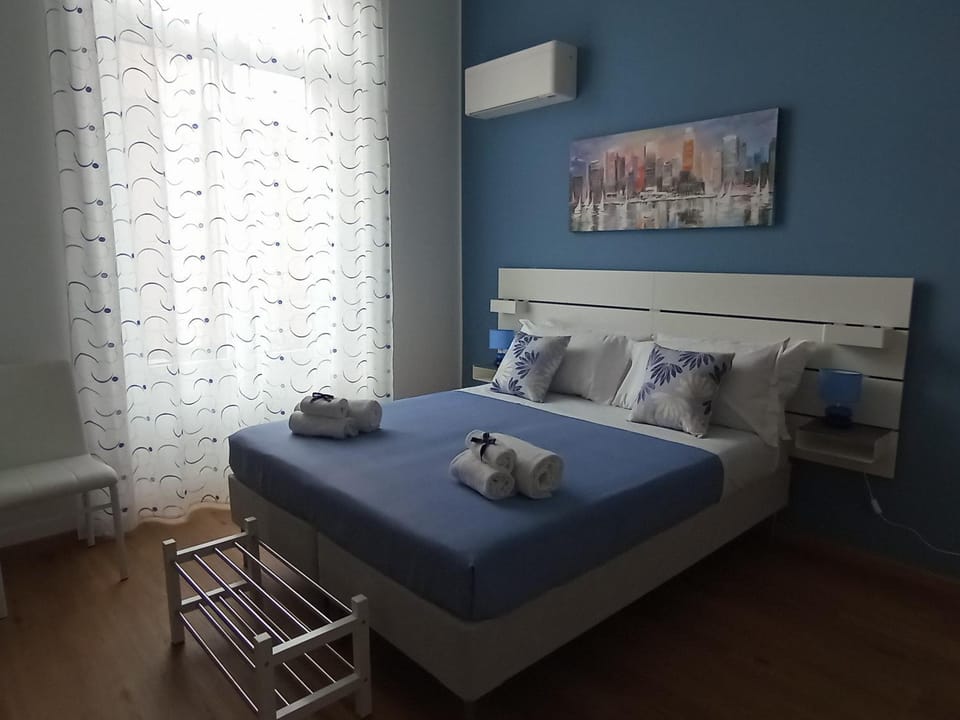 TV and multimedia, Bedroom, heating, towels, air conditioner