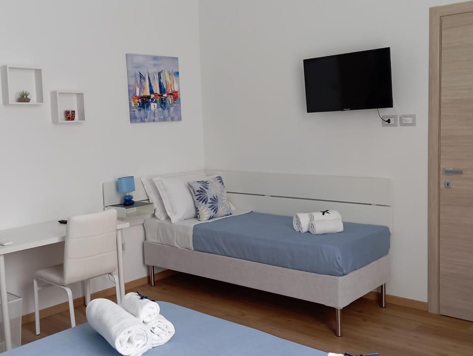 TV and multimedia, Bedroom, heating, towels, air conditioner