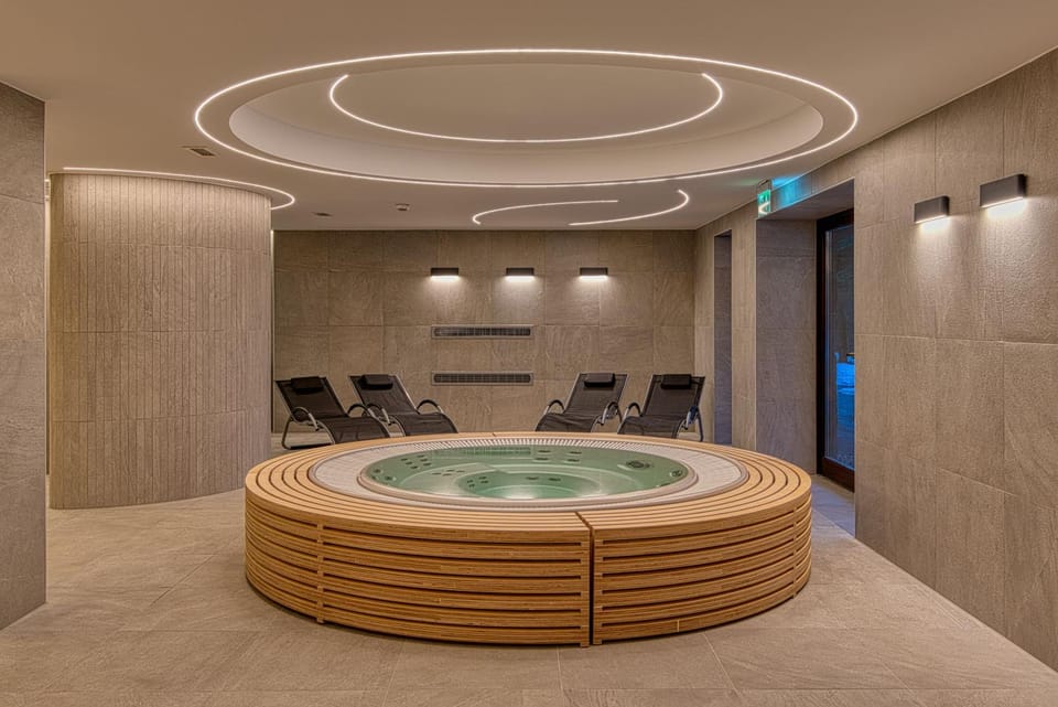 Hot Tub, Hot Tub