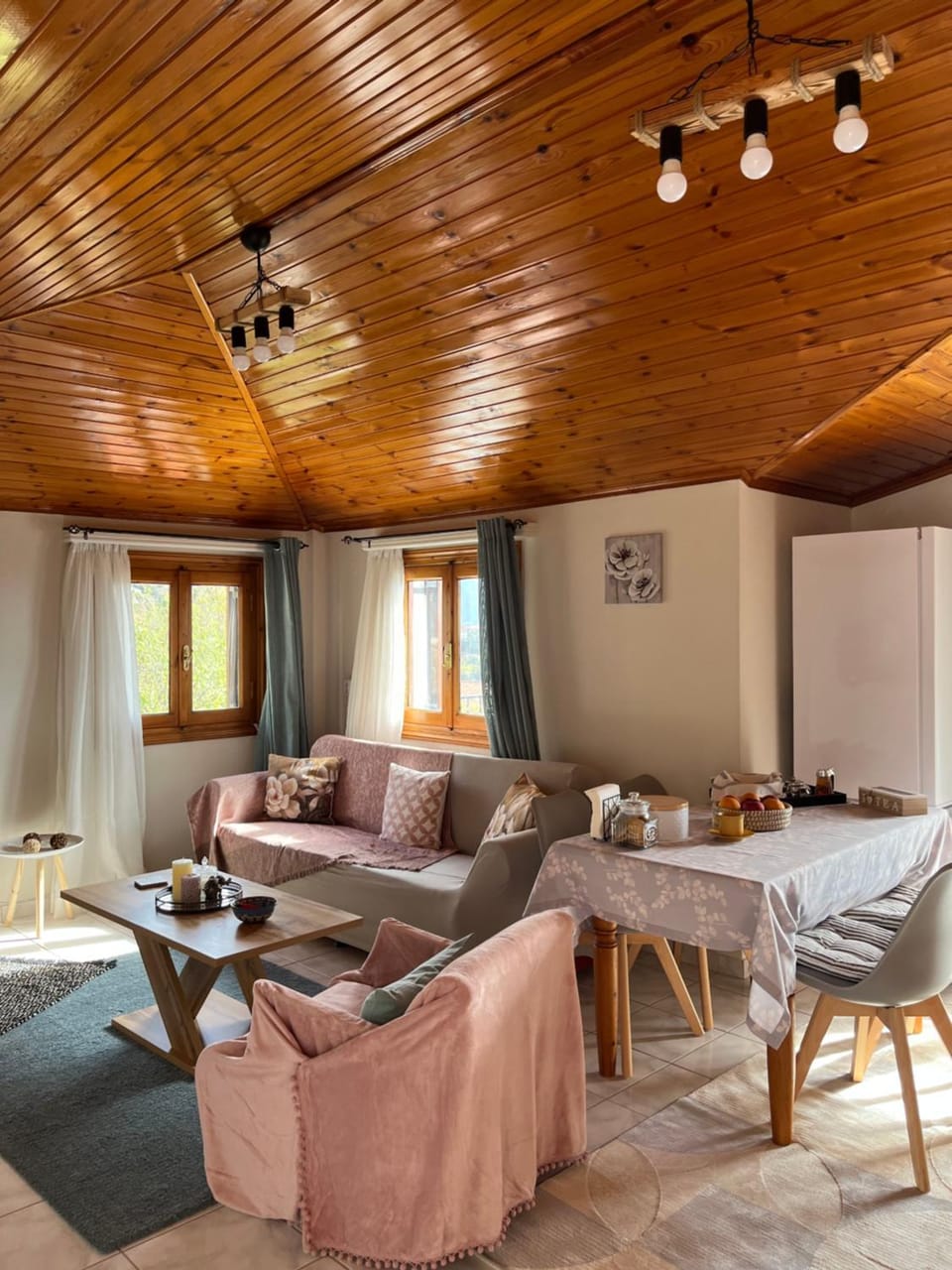 Living room, Seating area, Dining area