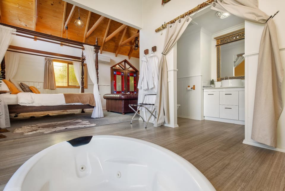 Bed, Photo of the whole room, Bath