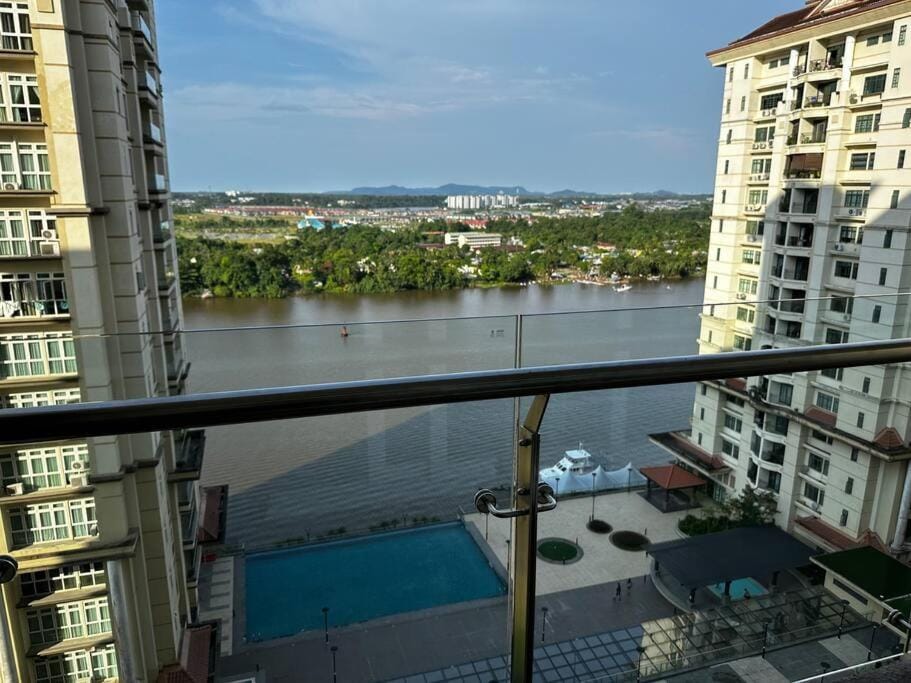 A.R Homestay Riverine Condominium (Riverview)(A) Apartment in Kuching