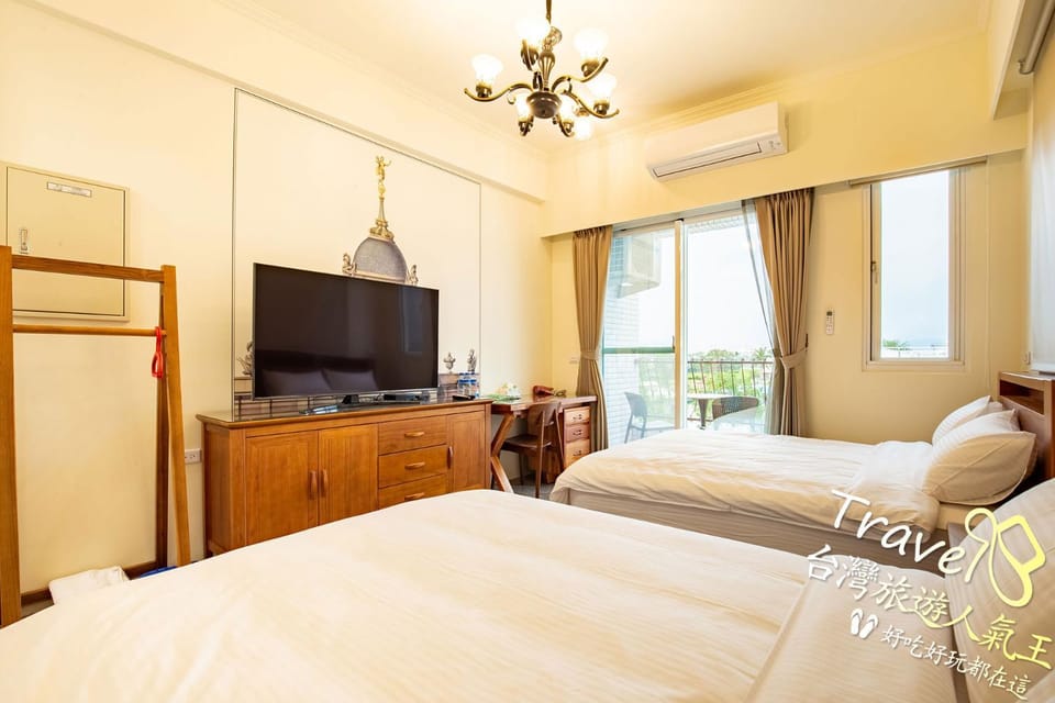 Bed, TV and multimedia, Photo of the whole room, Bedroom, air conditioner