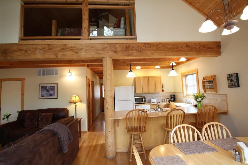 Kitchen or kitchenette, Seating area, Dining area