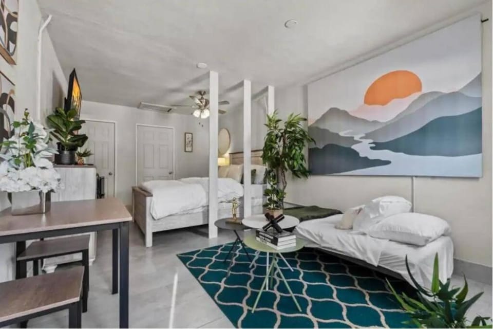 Inviting Oasis - Cozy, Spotless, and Comfortable Room Apartment in Lake Okeechobee