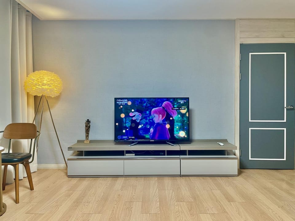 인천공항 게스트하우스 - 인천공항, 인스파이어 인근, 운서역에서 도보10분 Bed and Breakfast in Gyeonggi-do