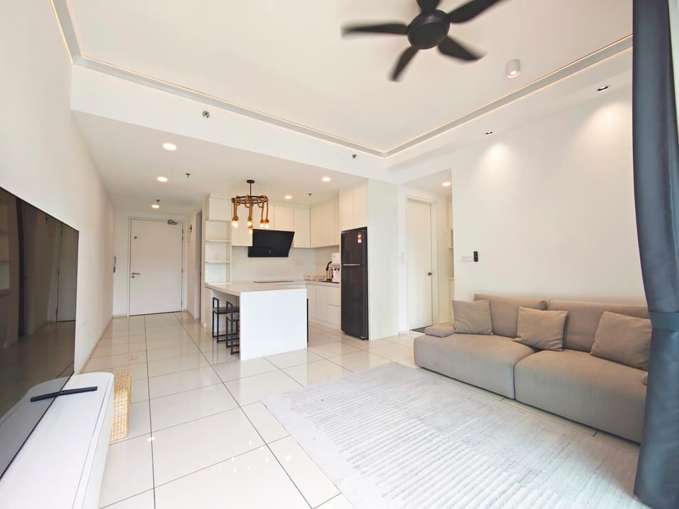TV and multimedia, Kitchen or kitchenette, Seating area
