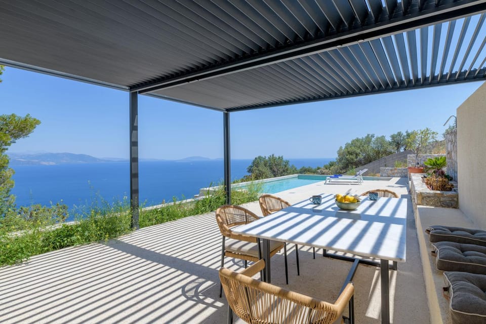 Patio, Natural landscape, View (from property/room), Balcony/Terrace, Seating area, Dining area, Sea view
