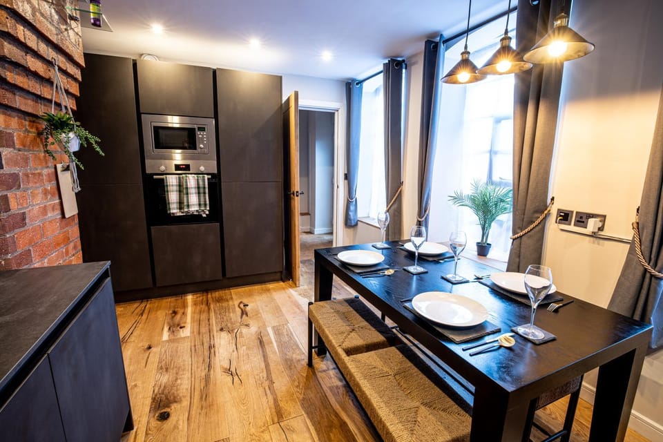 Kitchen or kitchenette, Dining area, minibar, pet friendly, stove