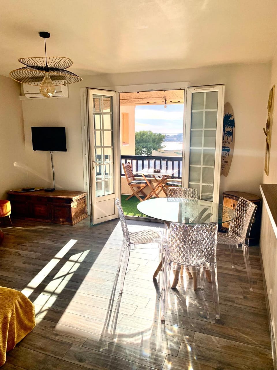 Six fours les lones T2 42m2 vue mer Apartment in Sanary-sur-Mer