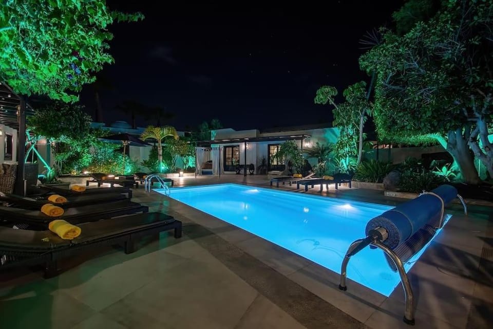 Garden, Garden view, Pool view, Swimming pool, sunbed