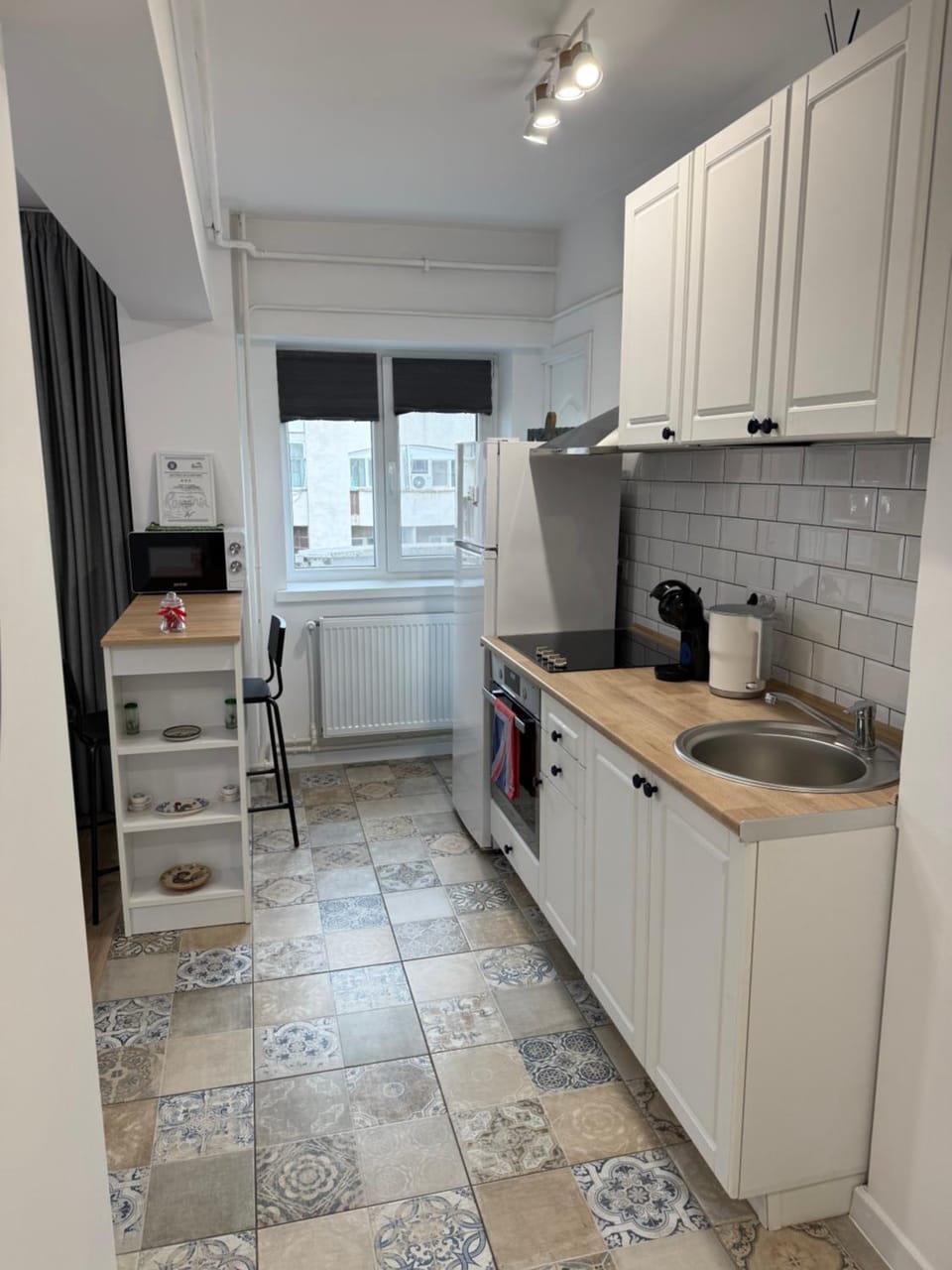 Kitchen or kitchenette, Dining area, oven, stove