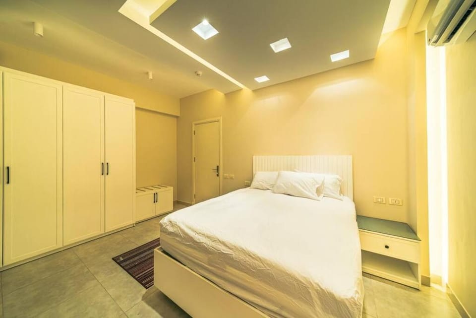 Luxurious One-Bedroom Suite Pyramids Giza Apartment in Egypt