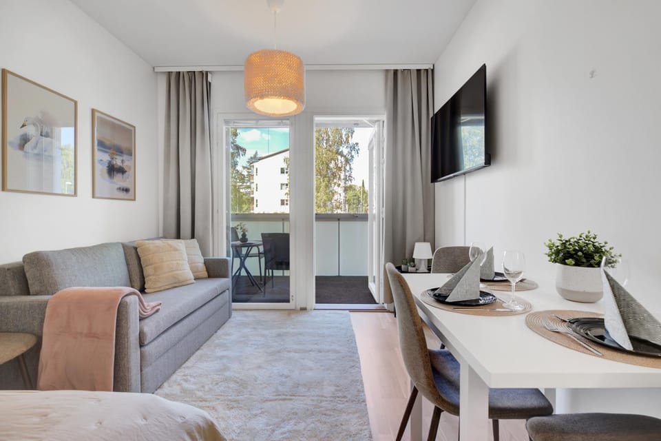 TV and multimedia, Seating area, Dining area