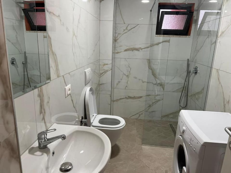 Bathroom, washing machine