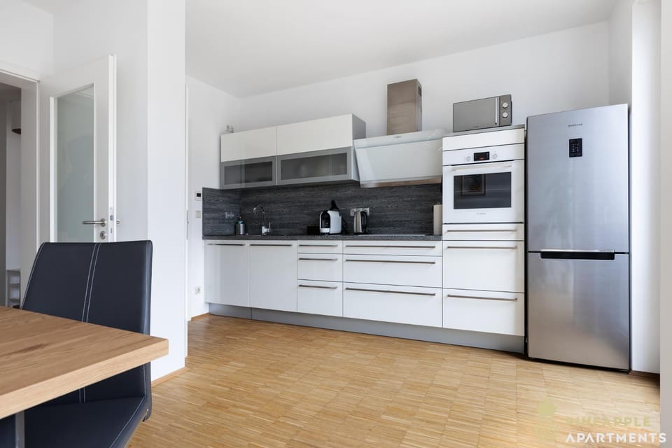 Coffee/tea facilities, Kitchen or kitchenette, Dining area, minibar, pet friendly, stove