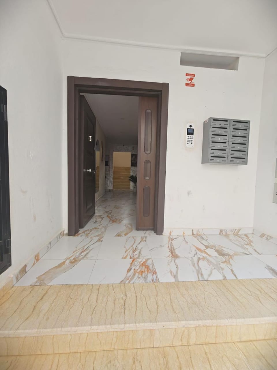 Facade/entrance