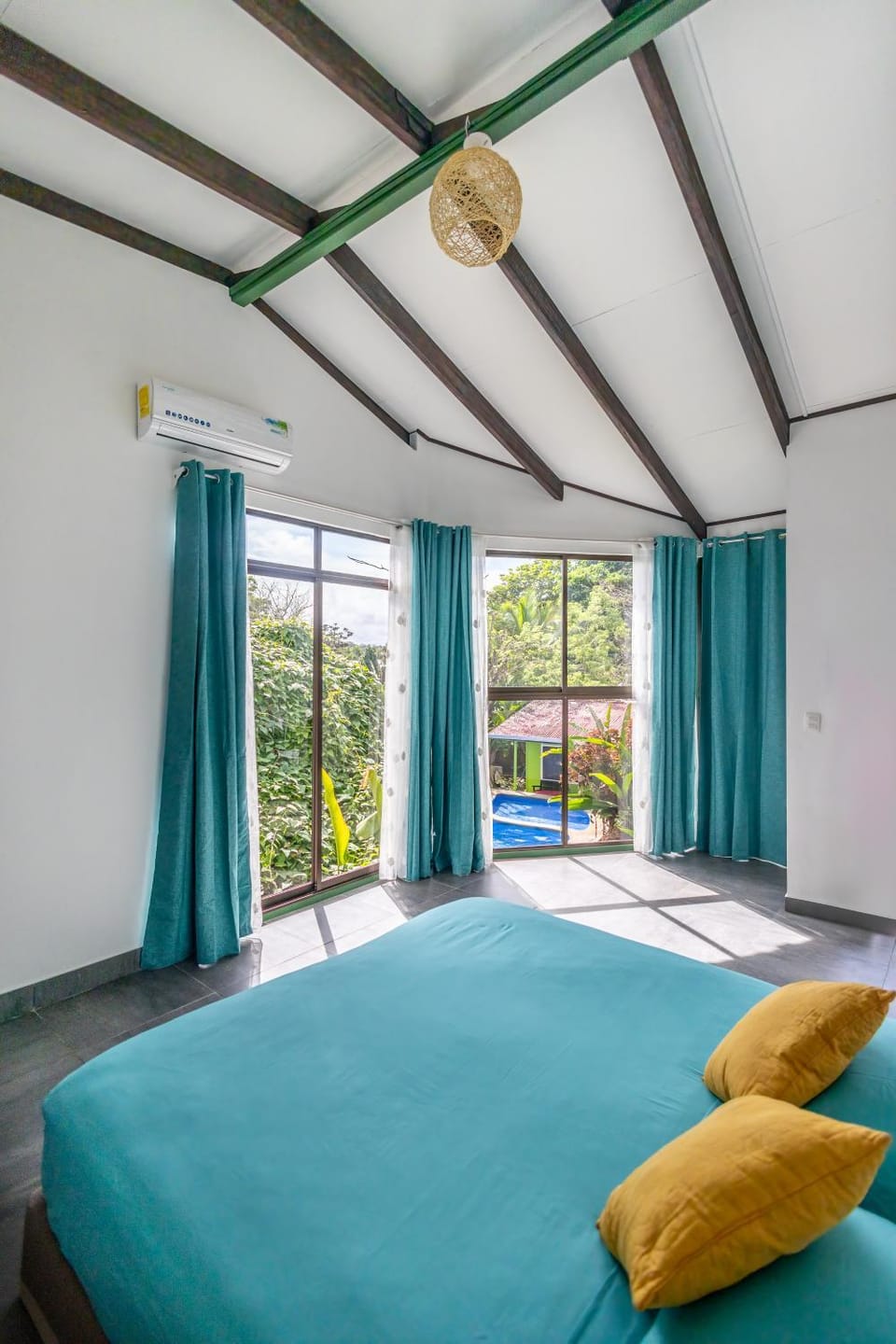 Photo of the whole room
