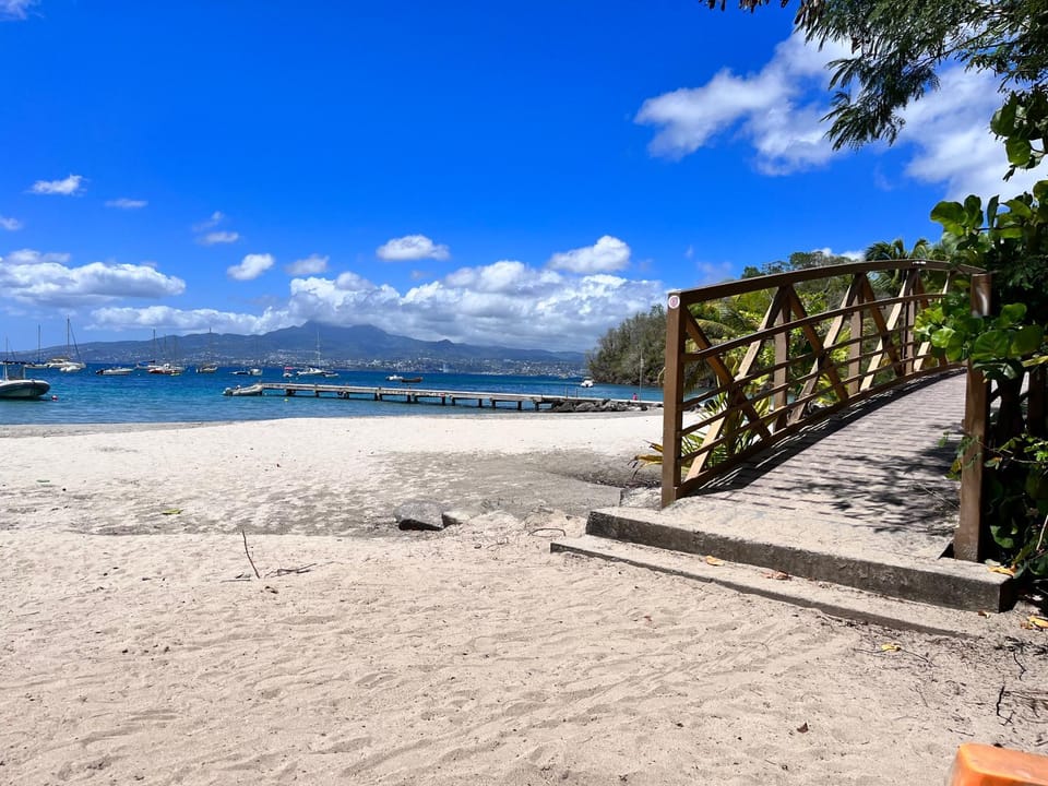 VILLA CREOLE AVEC PISCINE A 100M DE LA PLAGE DES CARAIBES House in Les Trois-Îlets