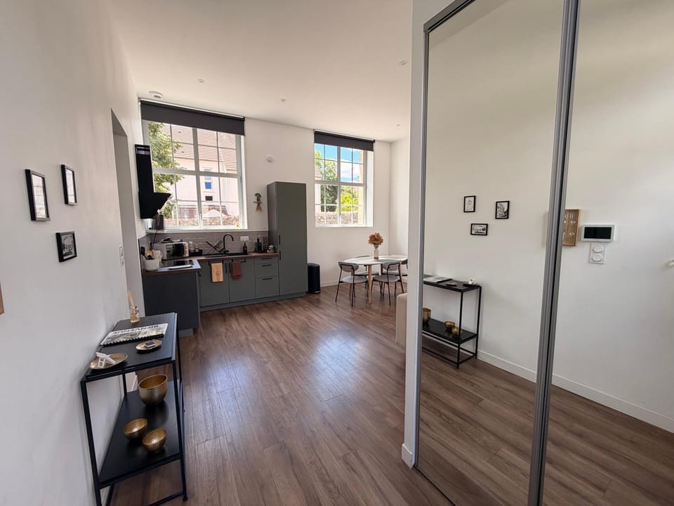 Le Côté Cour Apartment in Dole