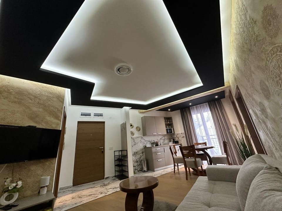 Kitchen or kitchenette, Living room, Seating area, Dining area