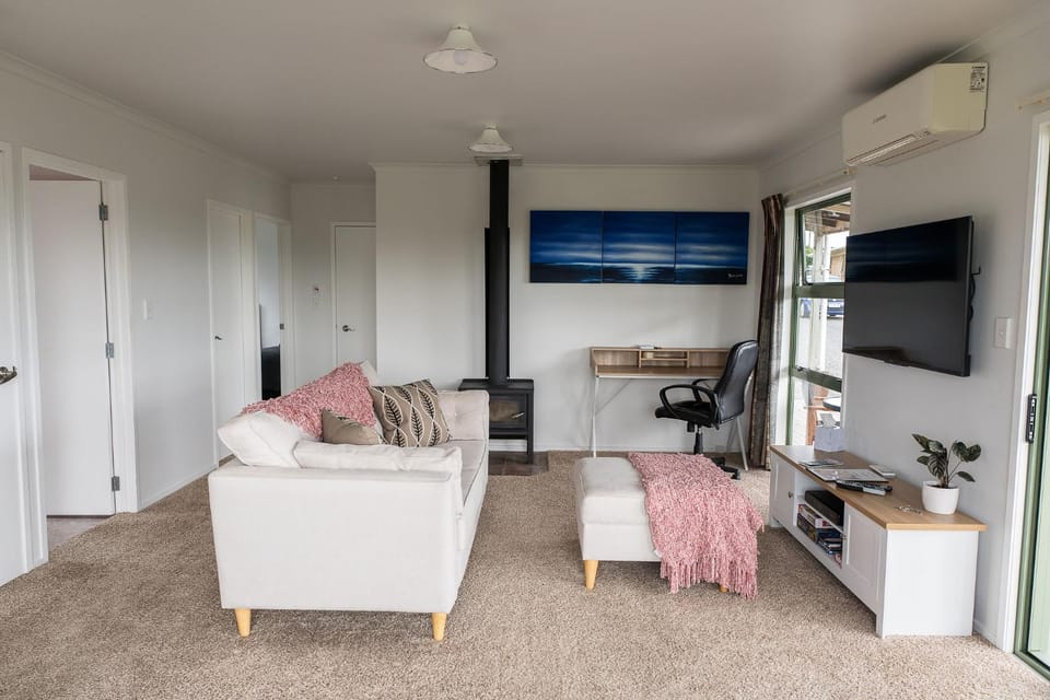 Fantail Cottage House in Hamilton