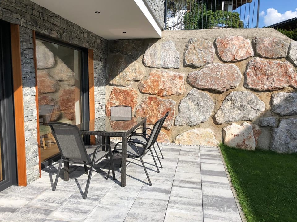 BBQ facilities, Balcony/Terrace, Seating area