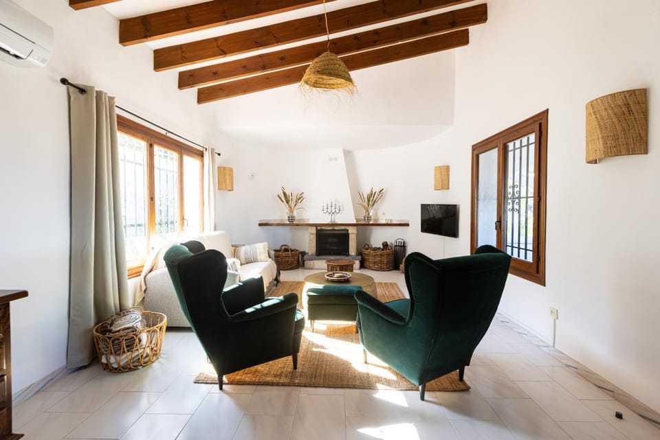 TV and multimedia, Living room, fireplace