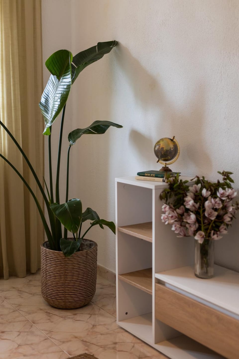 Living room, Decorative detail