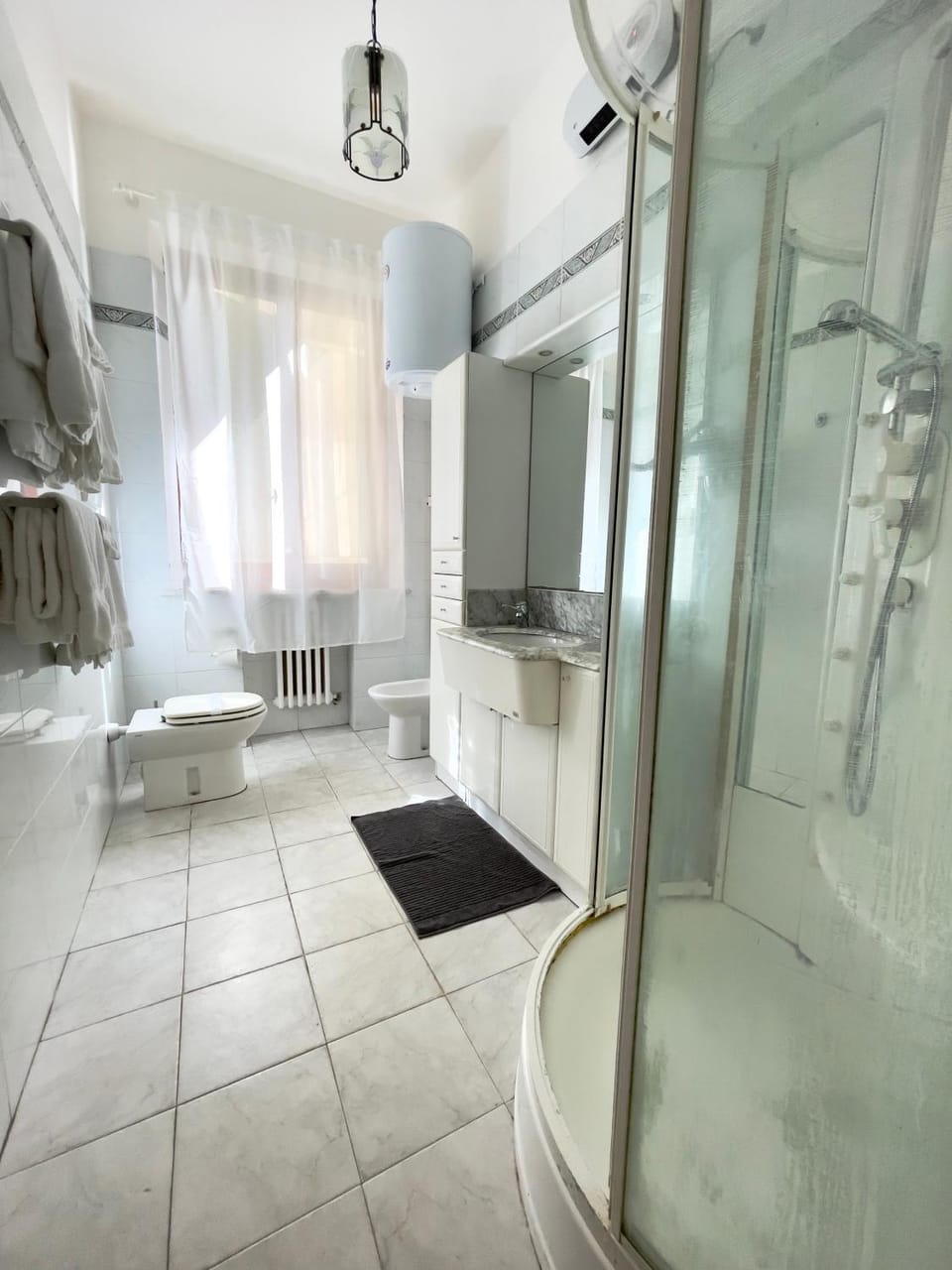 Shower, Bathroom, towels