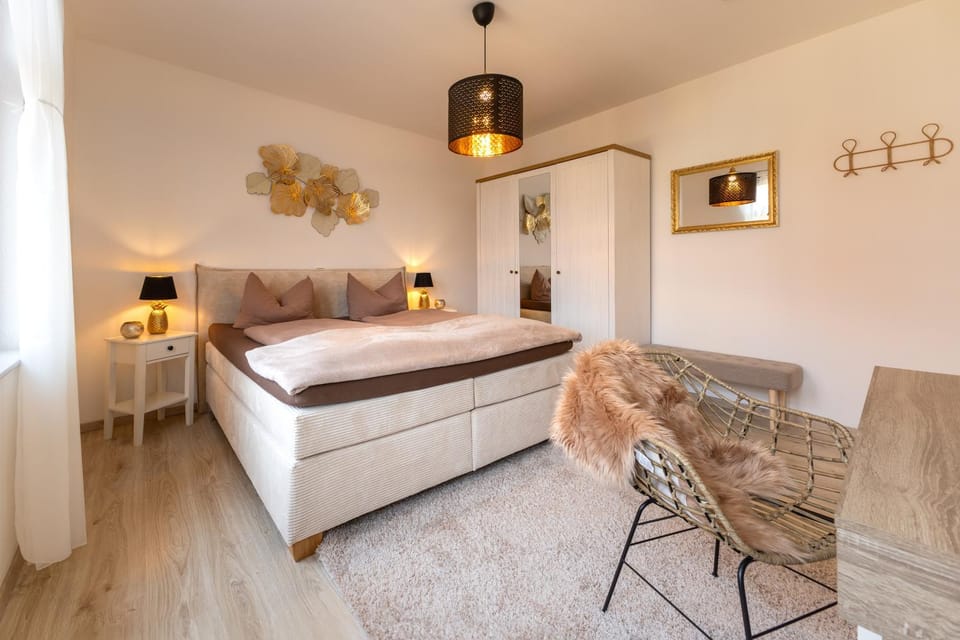 Bed, Photo of the whole room, Bedroom